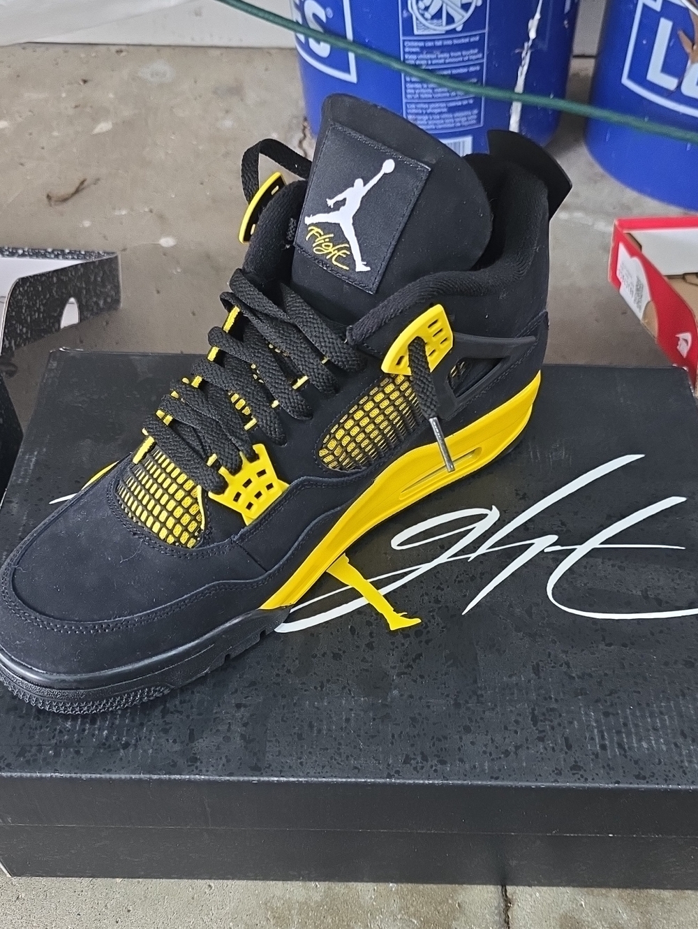 Air Jordan 4 Thunder (Black/Yellow)